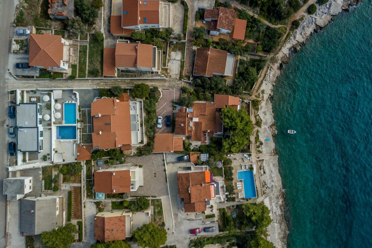 Holiday Home Lola, Sea On A Palm! Heated Pool Trogir Kültér fotó